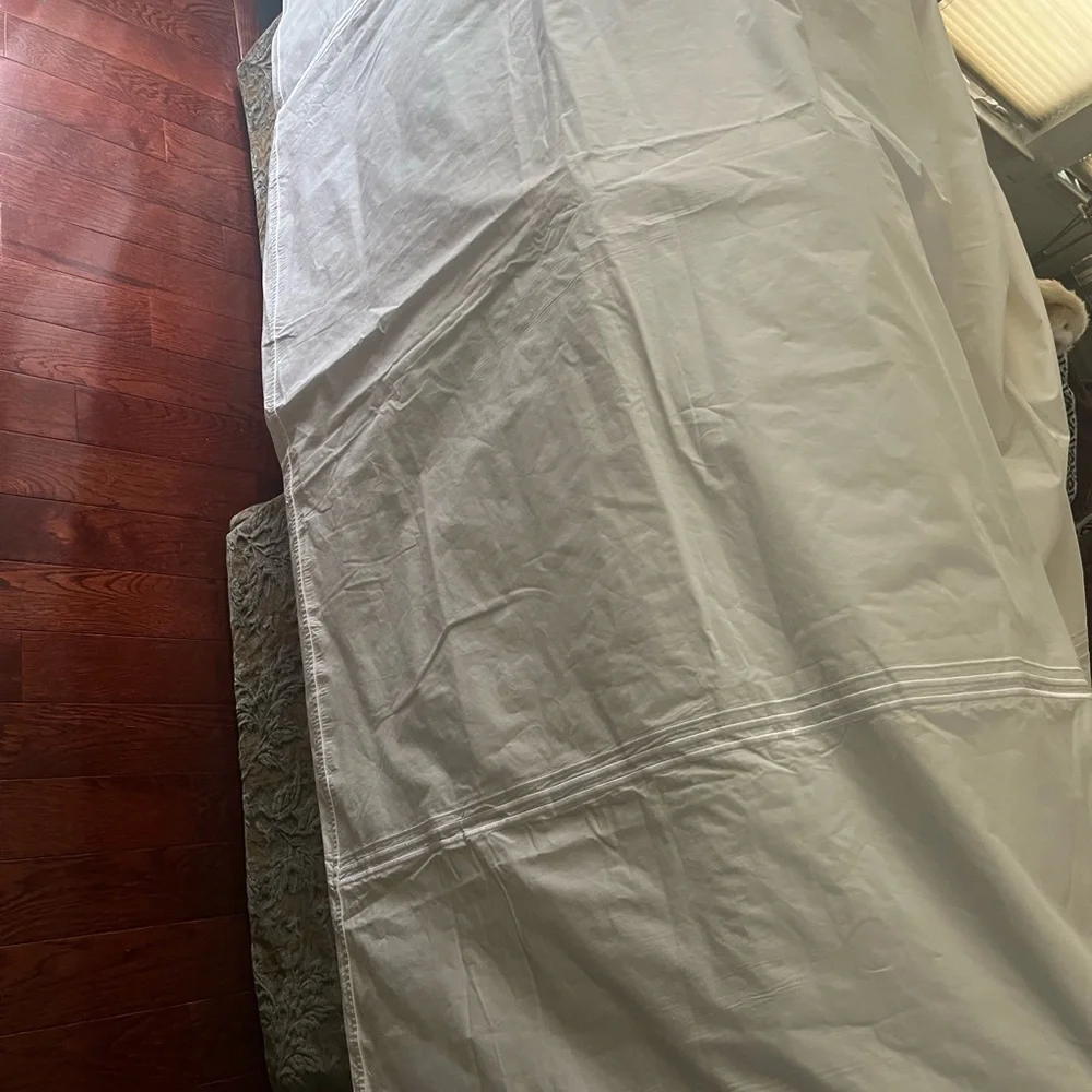 Elegant 3 Striped Embroidered bedding top Size 73 by 86 inches